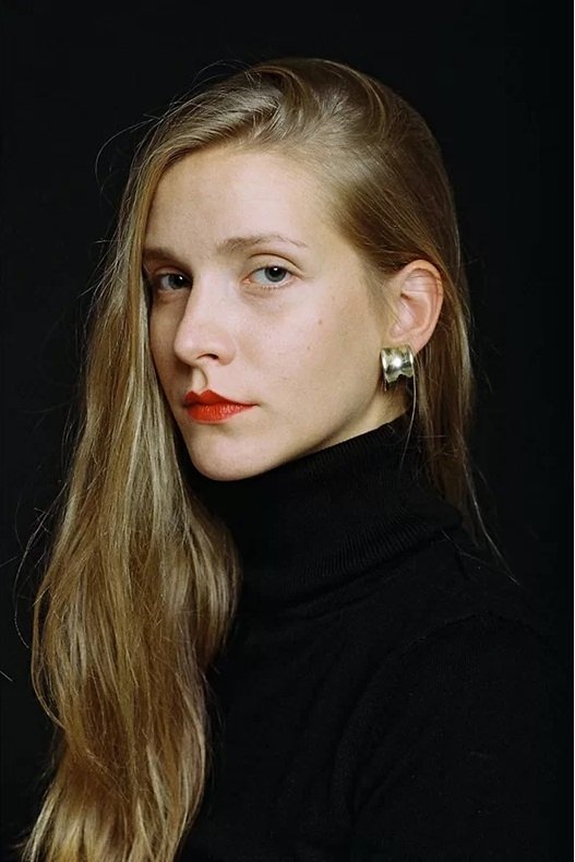 Jelena Tjapkin backdrop