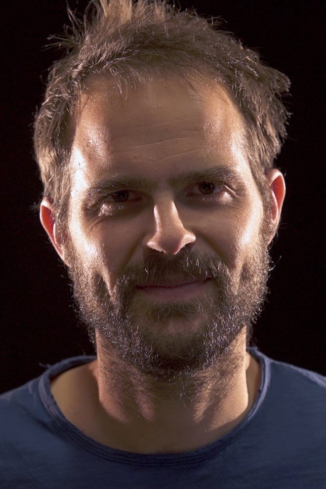 Corentin Leconte backdrop