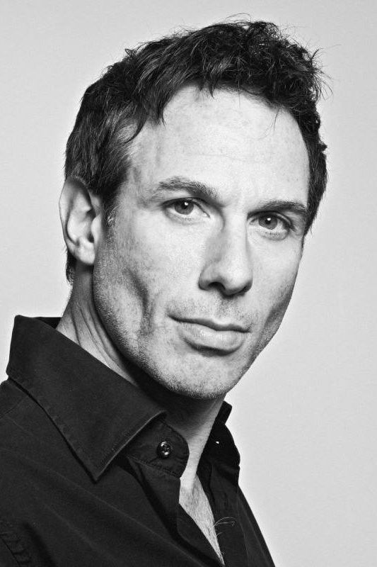 Steven Serlin backdrop