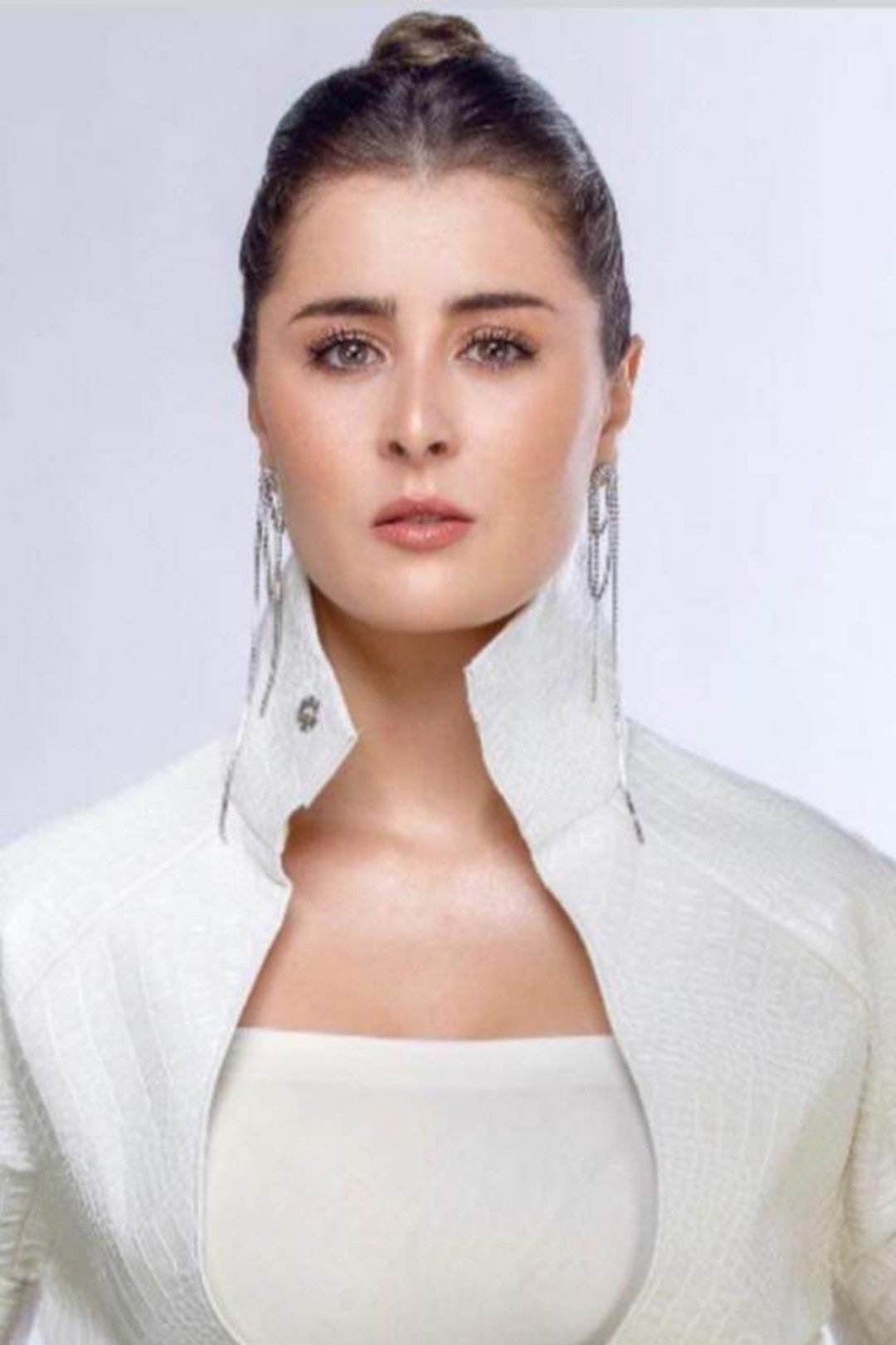 Aïcha Ben Ahmed backdrop