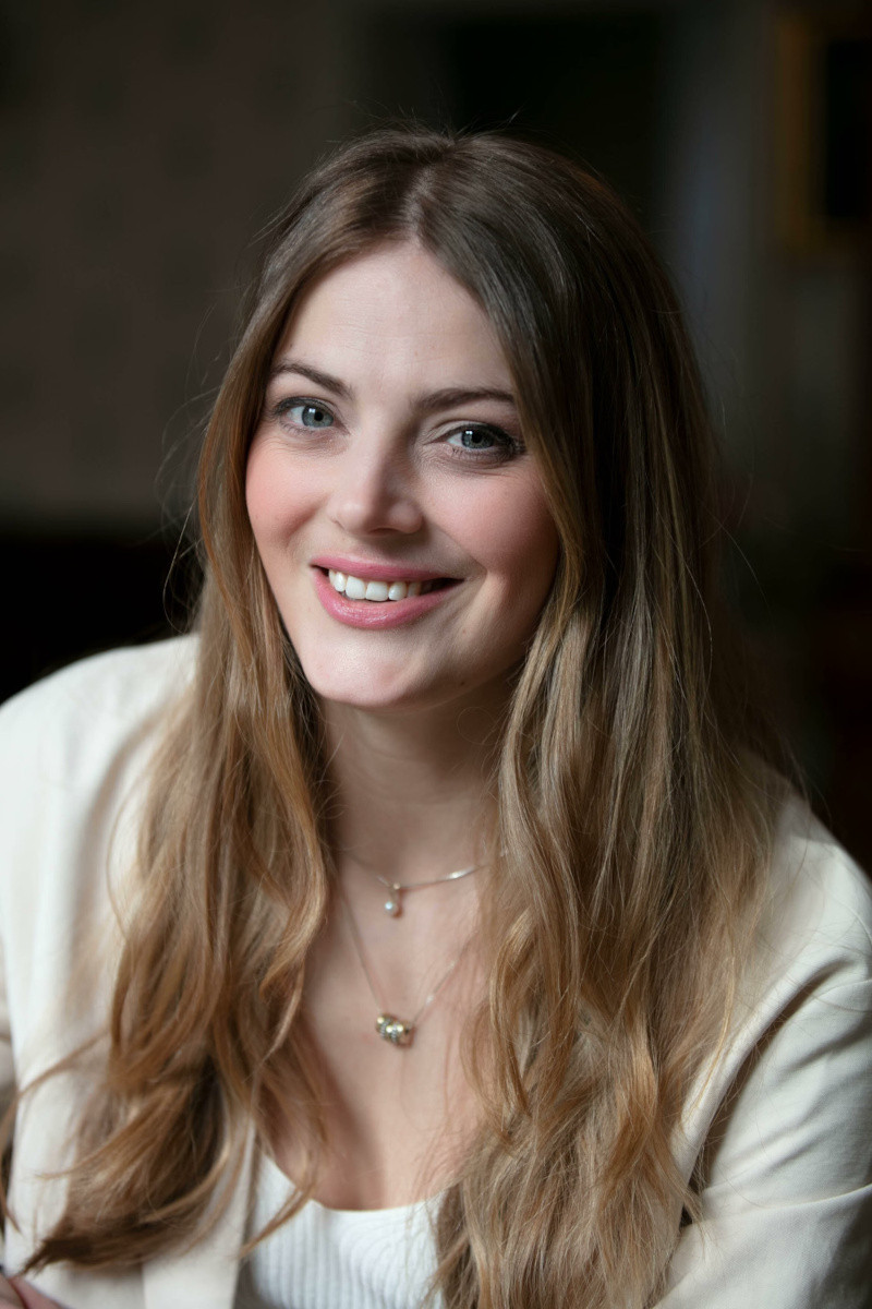 Tuva B Larsen backdrop