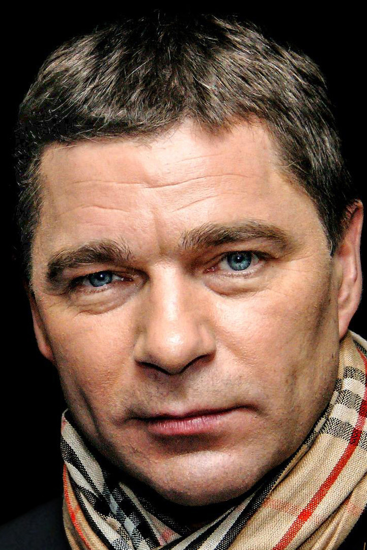 Sergey Makhovikov backdrop