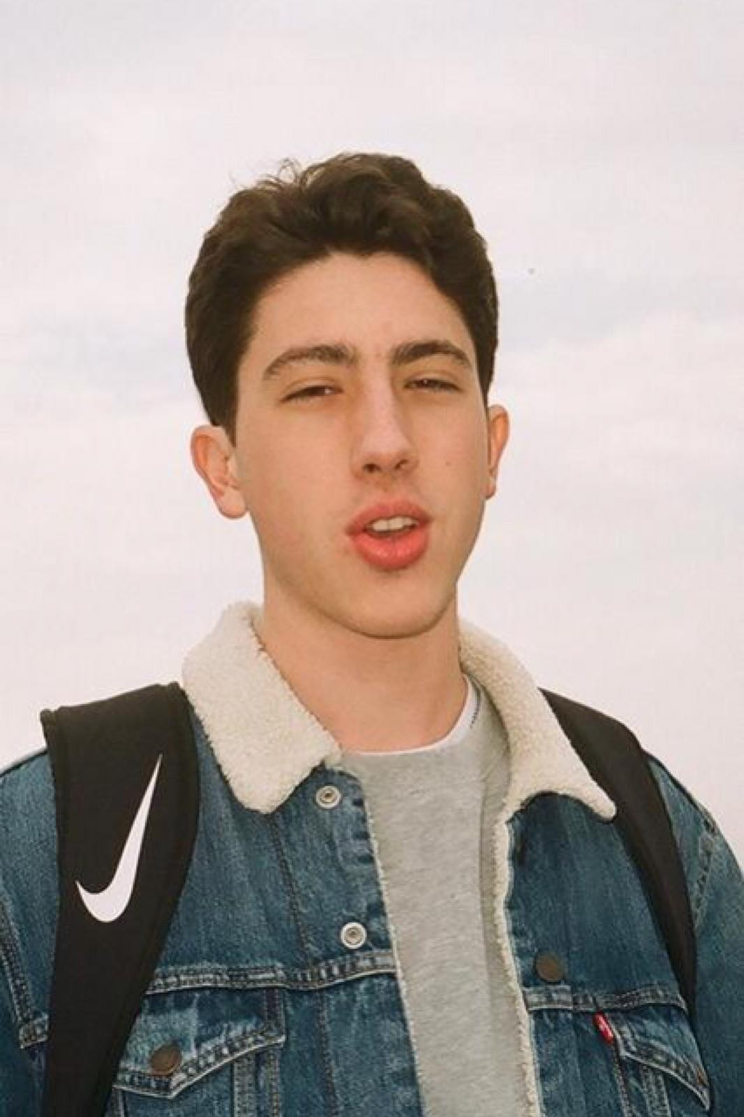 Baran Çalışkan backdrop