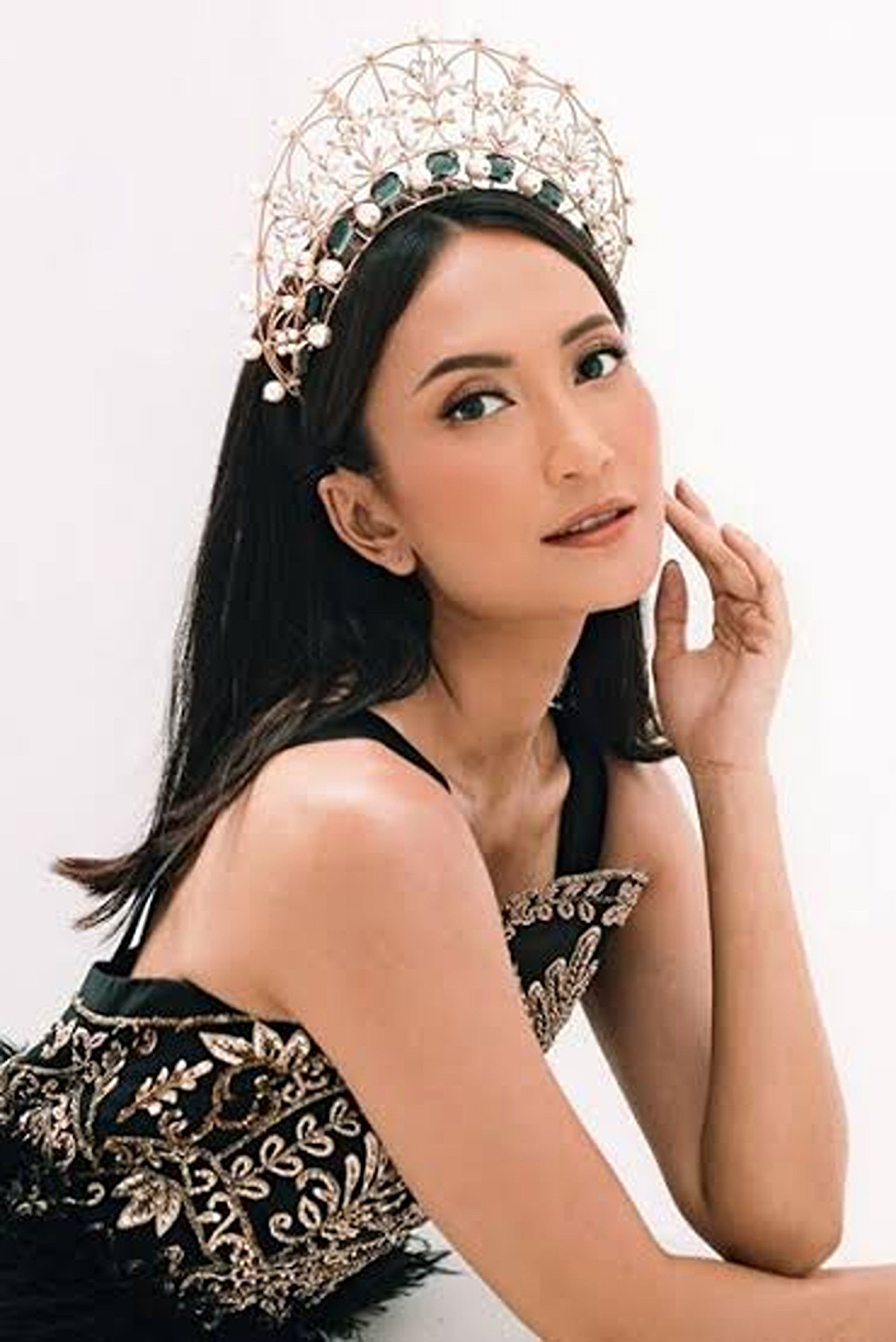 Artika Sari Devi backdrop