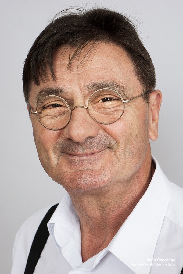 Radu Gheorghe backdrop