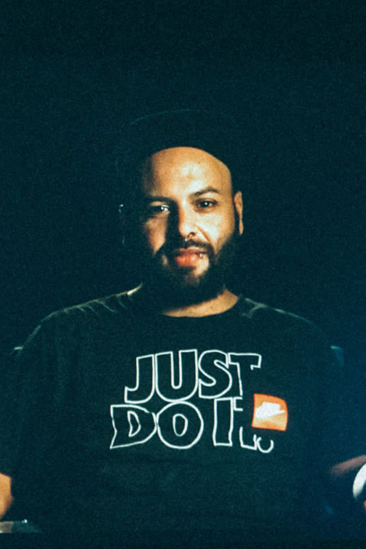 Elías Pedernera backdrop