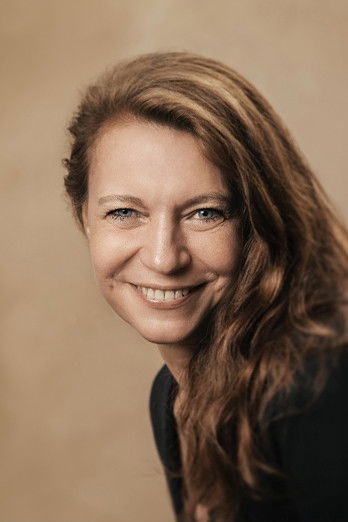 Michaela Fišarová backdrop