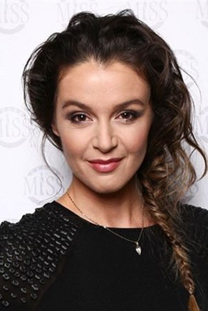 Iva Kubelková backdrop