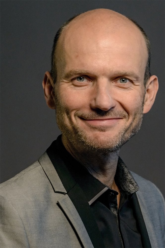 Dalibor Gondík backdrop