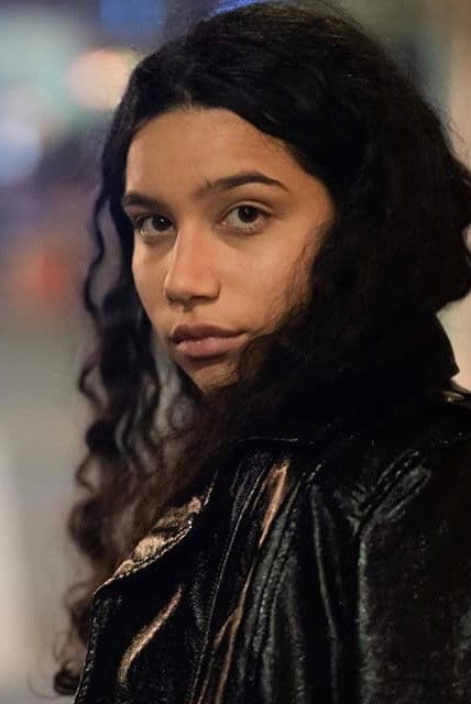 Chloe Doumanis backdrop