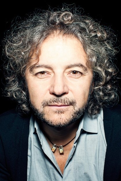 Daniele Finzi Pasca backdrop