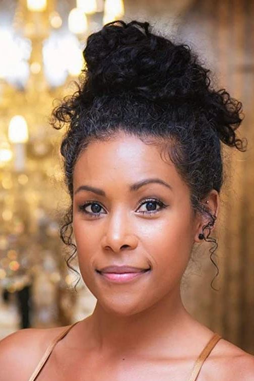 Schelaine Bennett backdrop