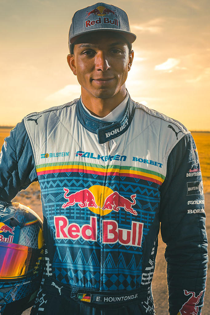 Elias Hountondji backdrop