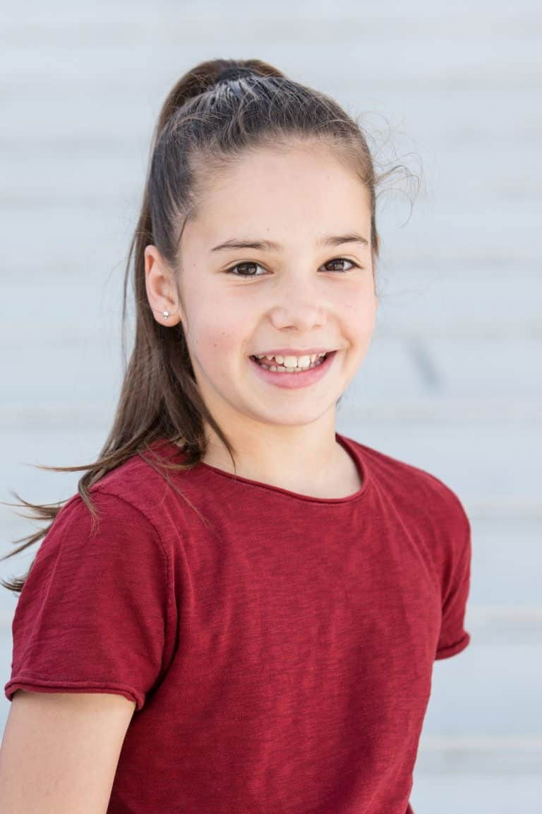 Nina Perrenoud backdrop