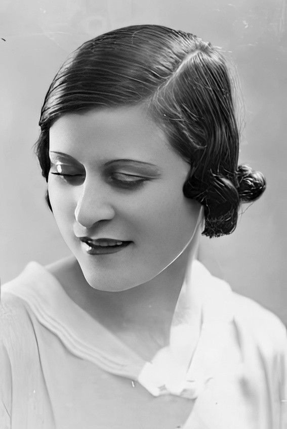 Paule Launay backdrop