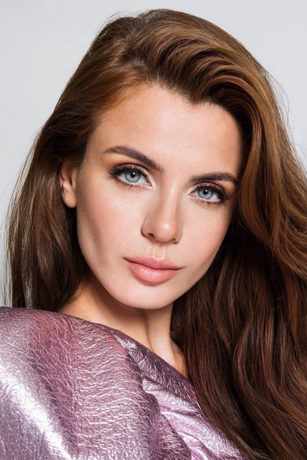 Başak Parlak backdrop