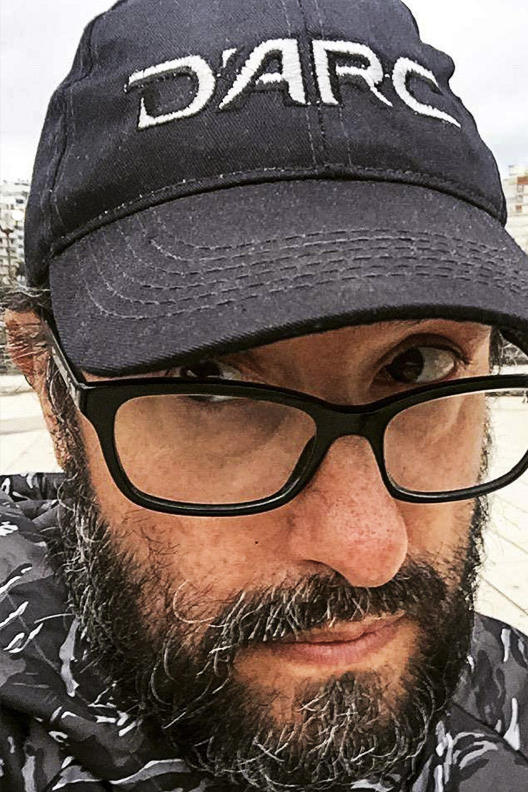 Martín Jáuregui backdrop