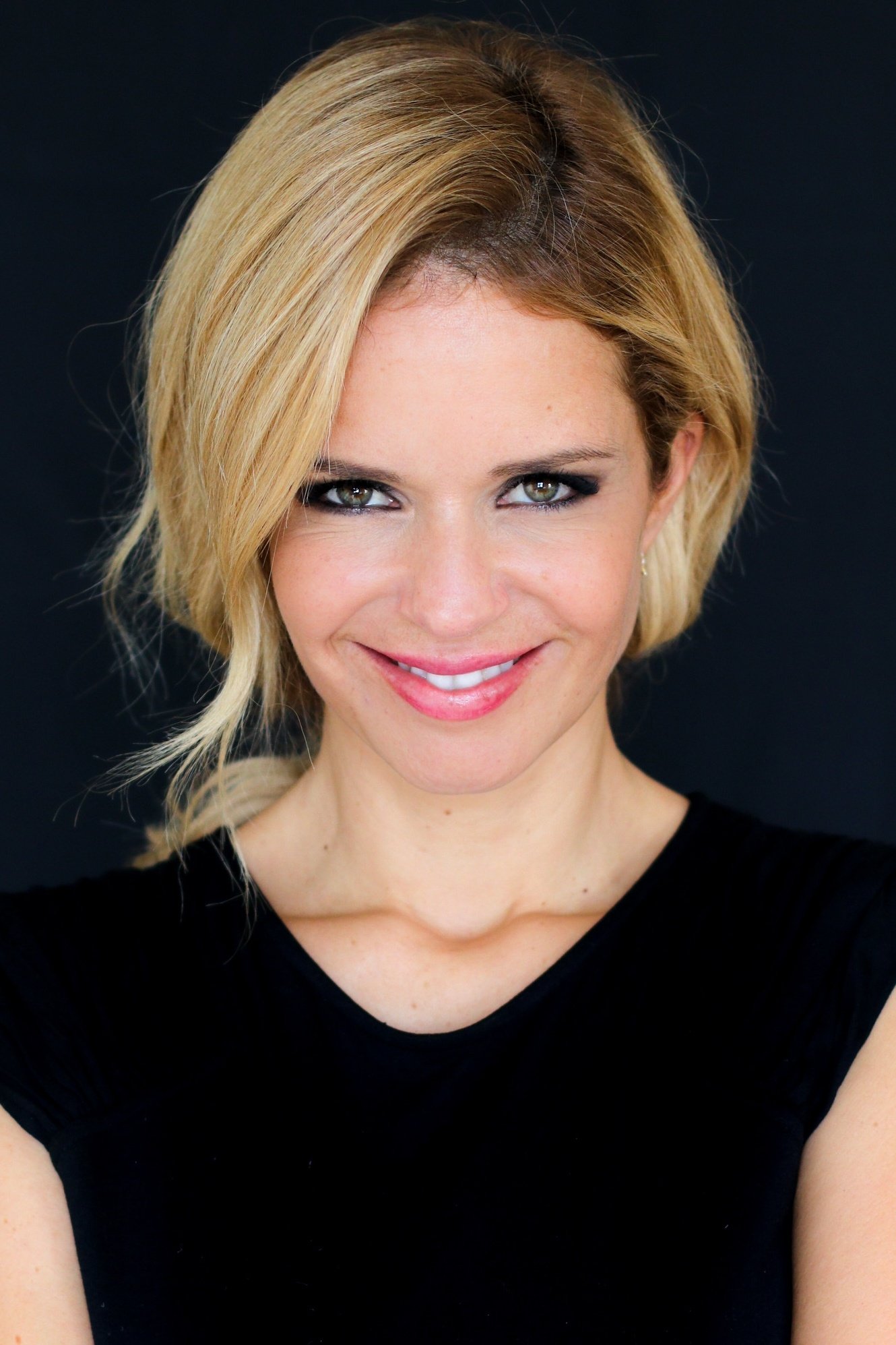 Madalena Brandão backdrop