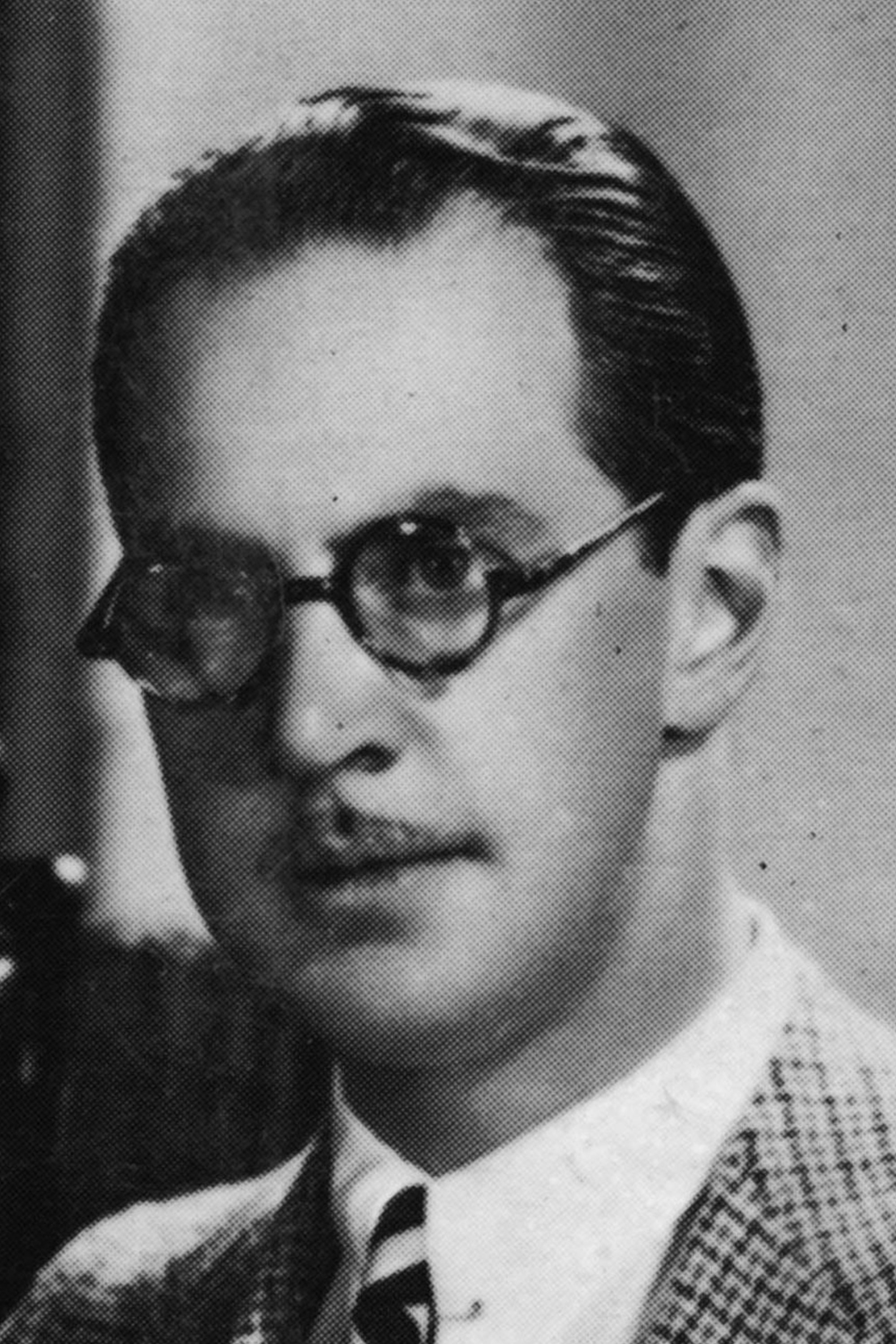 Luis Marquina backdrop