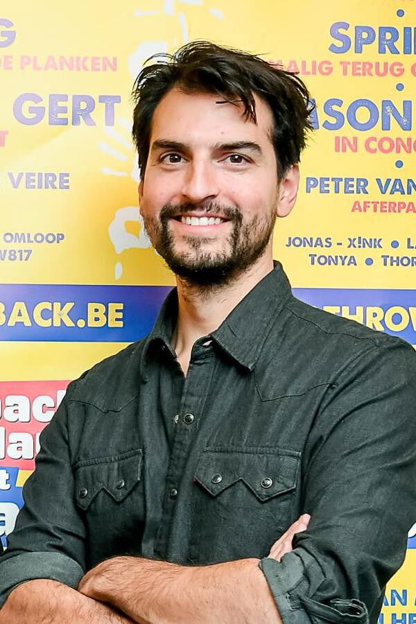 Damian Corlazzoli backdrop