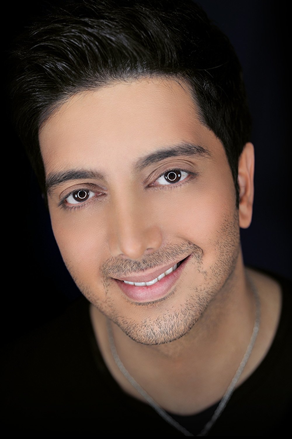 Farzad Farzin backdrop