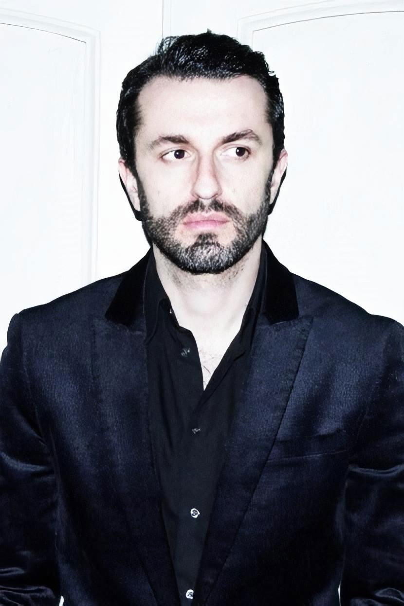 Nicolangelo Gelormini backdrop