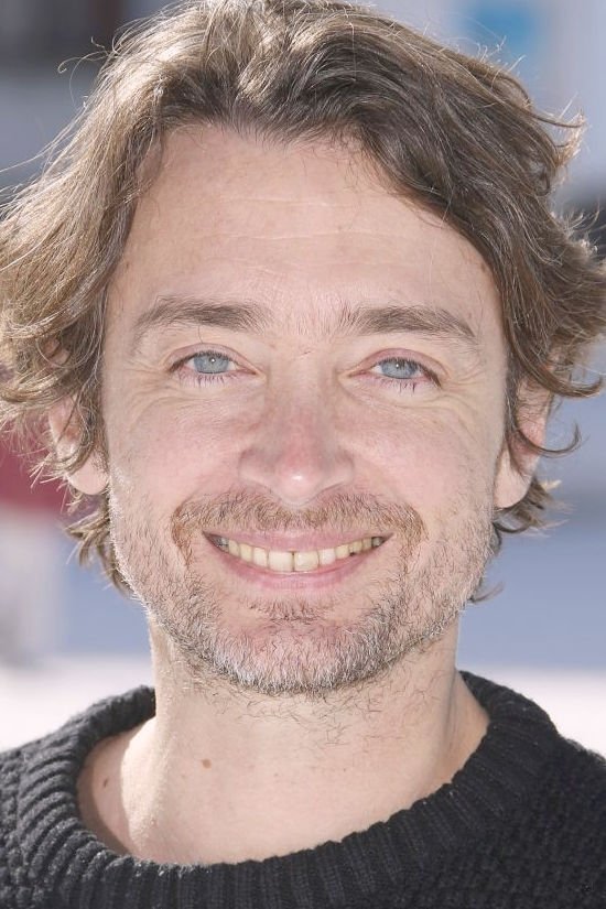 Hubert Benhamdine backdrop