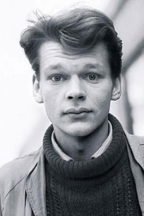 Nikita Mikhajlovsky backdrop