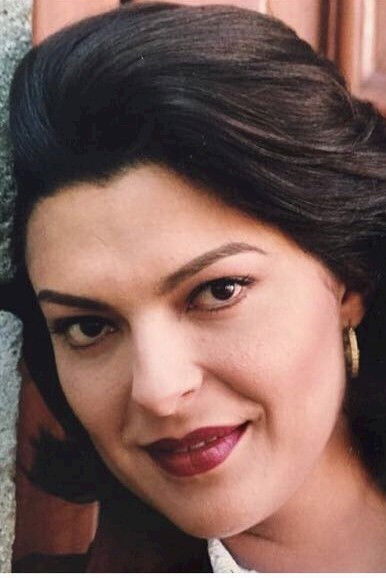 Isabel Andrade backdrop