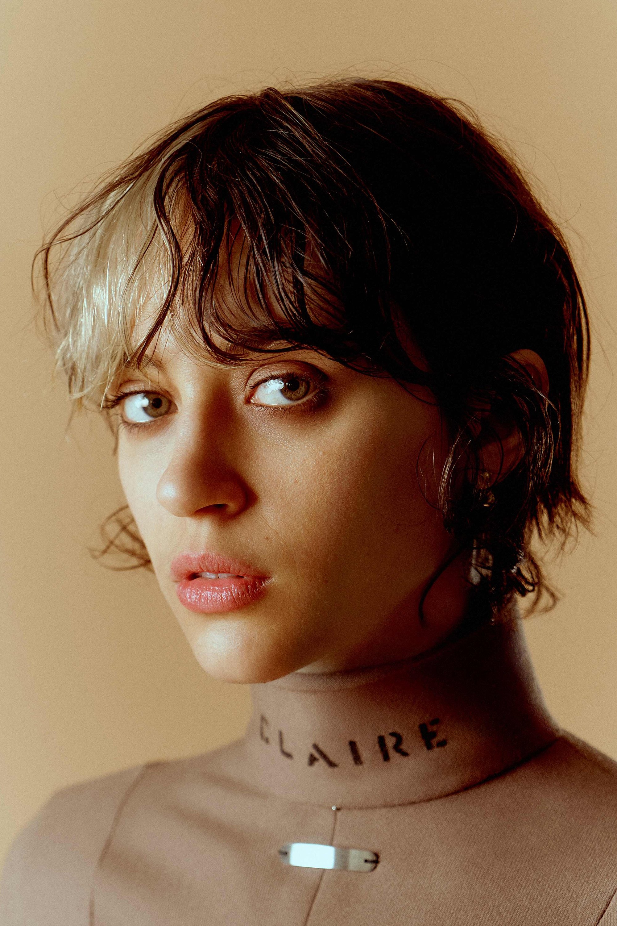 Claire Pommet backdrop