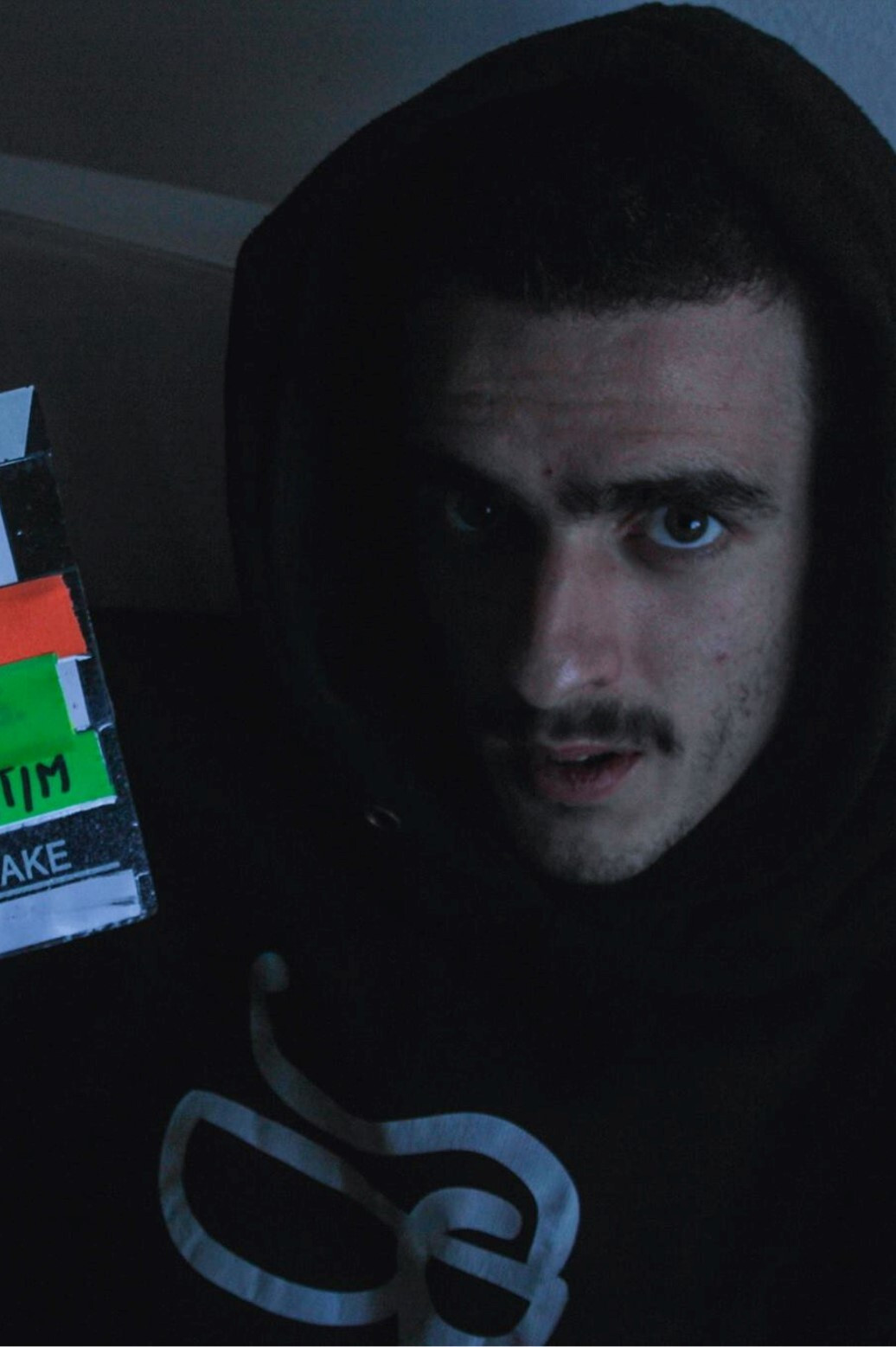 Henrique Guerreiro backdrop