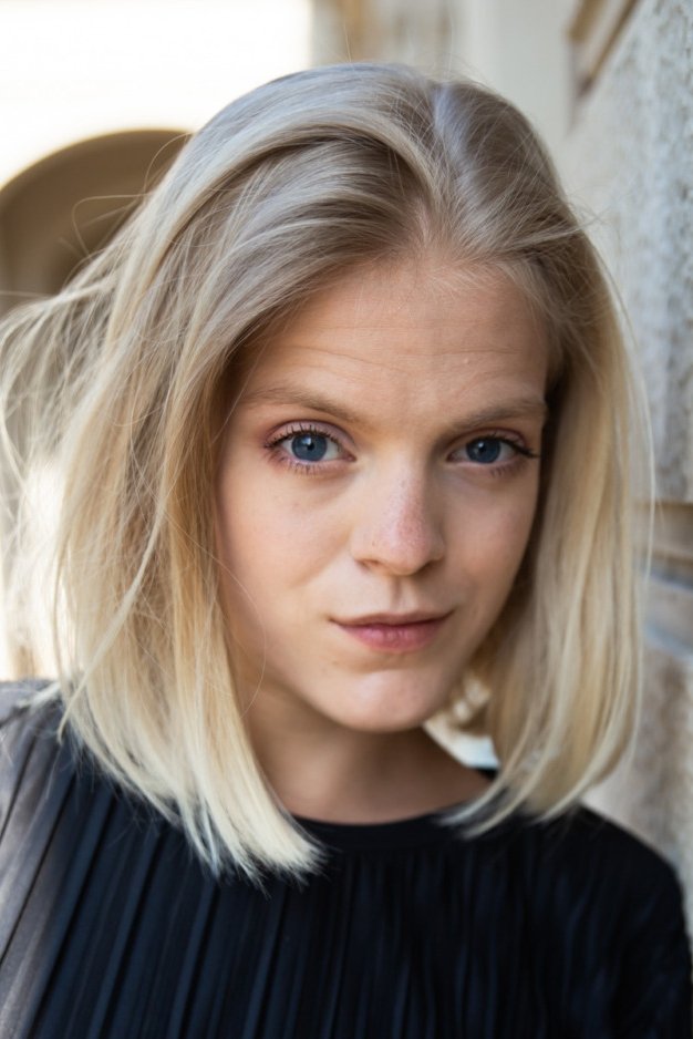 Jessica Bechyňová backdrop