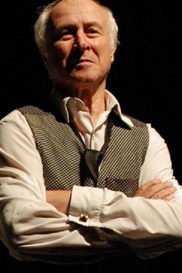 Ion Săsăran backdrop