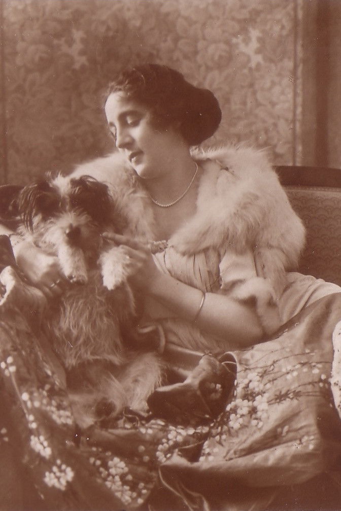 Martha Novelly backdrop