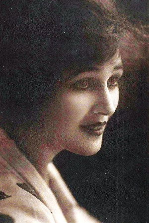 Renée Pélar backdrop