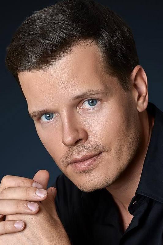 Ilya Alekseev backdrop