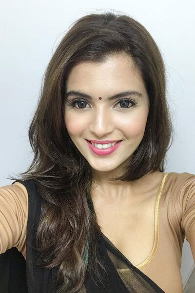 Jasmine Avasia backdrop