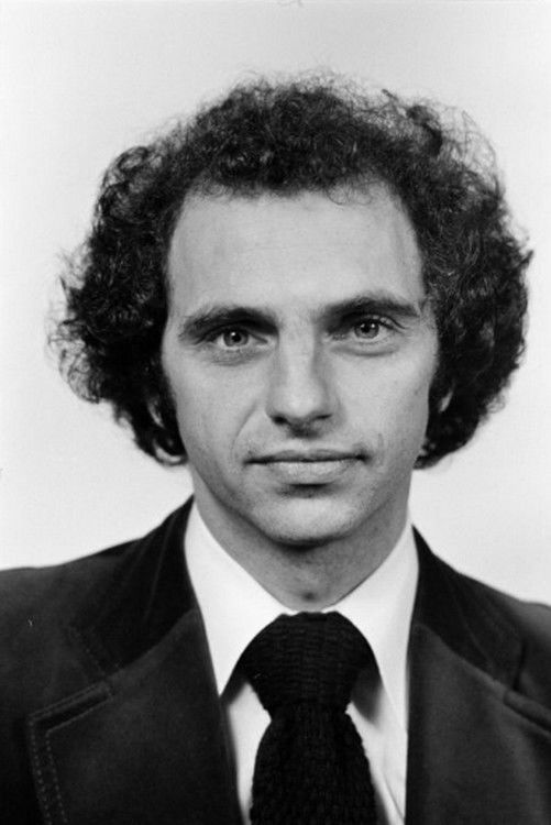 Claude Charron backdrop