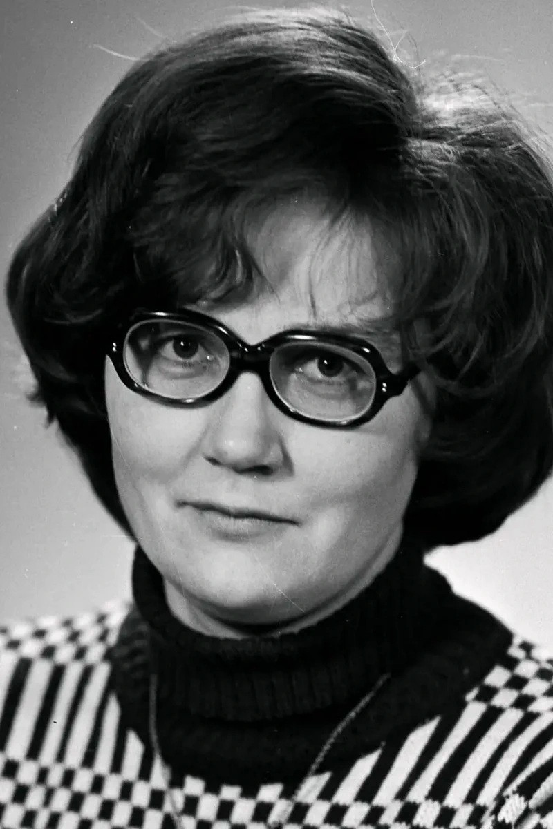 Maret Hirtentreu backdrop