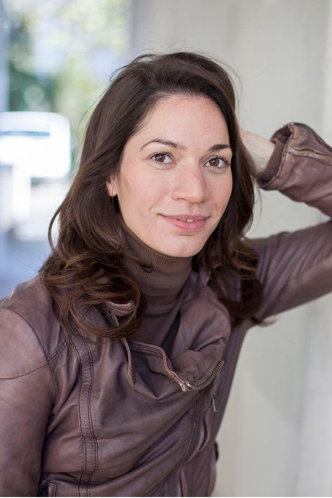 Samantha Viana backdrop