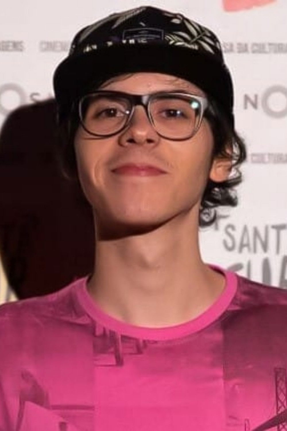 Luciano Moniz backdrop