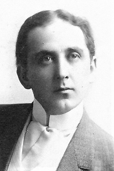 Oliver Eckhardt backdrop