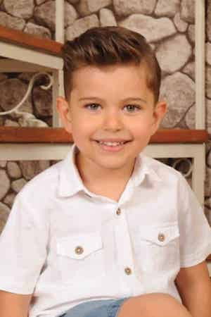 Emir Özyakışır backdrop