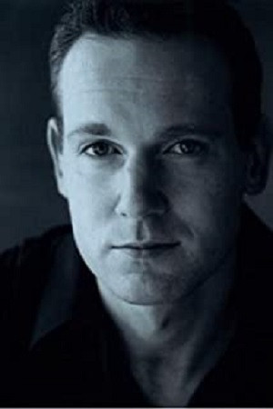 Mike Kirkland backdrop