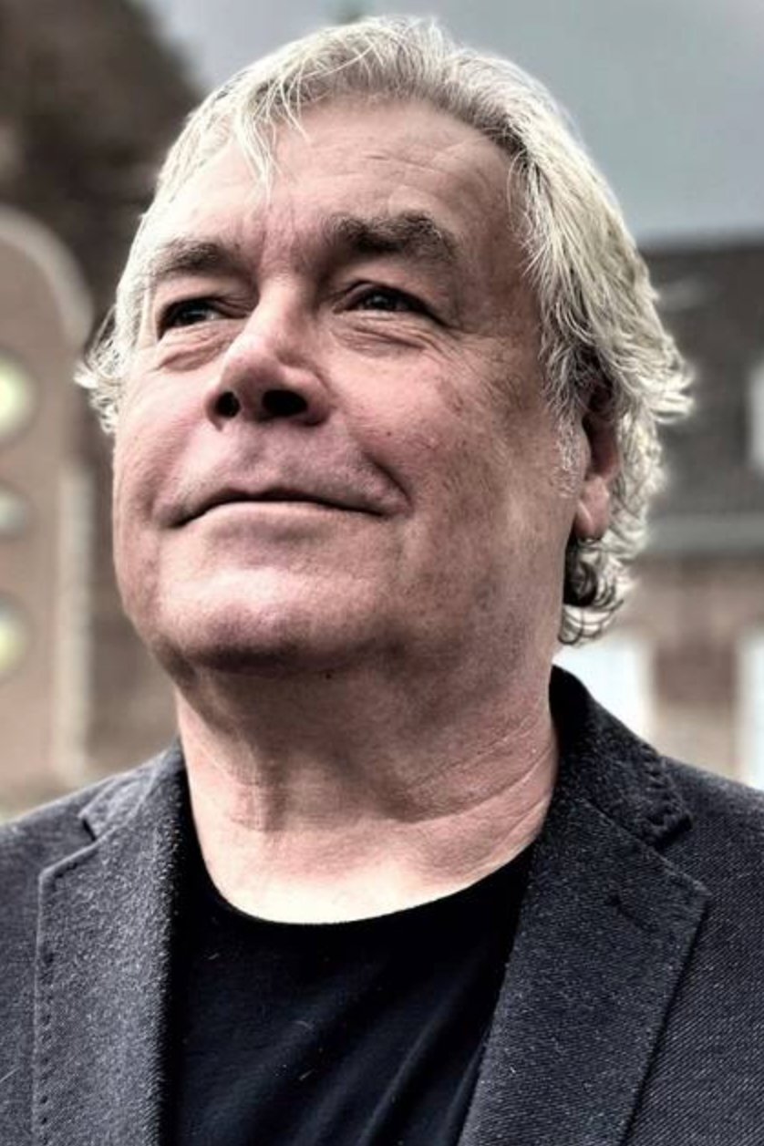 Bart van Poppel backdrop