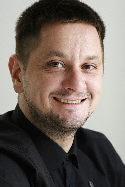 Octavian Strunilă backdrop