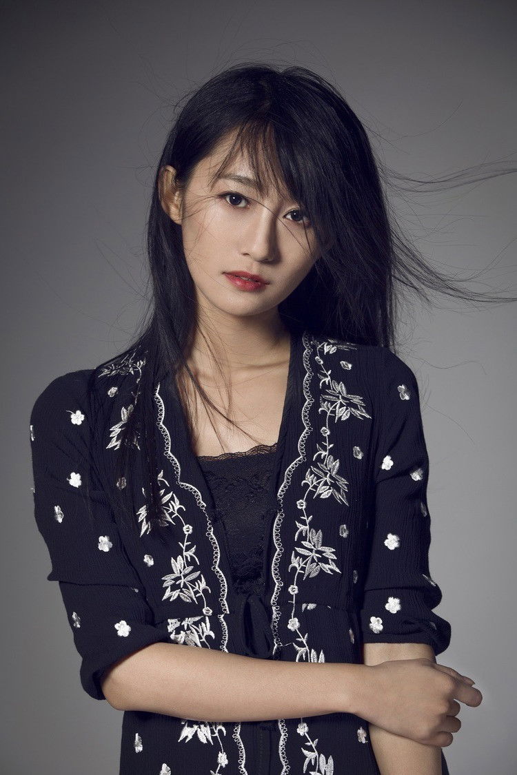 Chang Yiran backdrop