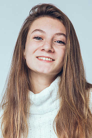 Vivi-Anne Riel backdrop