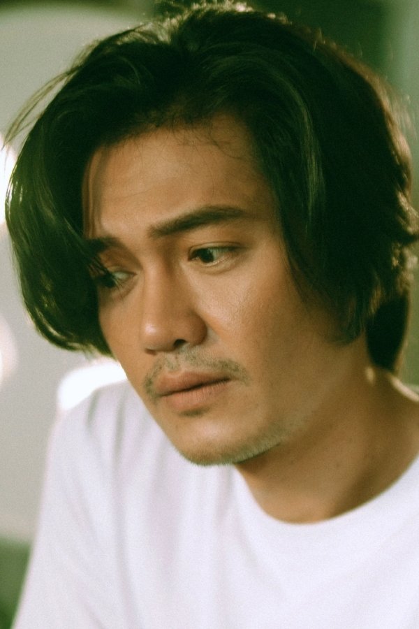 Ngô Quang Tuấn → Ngu Kvang Tuan backdrop