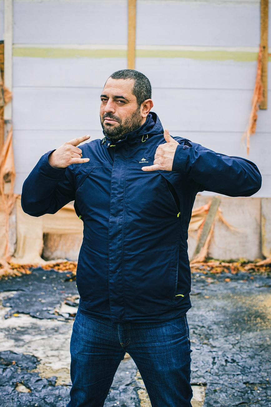 Erhan Demirci backdrop